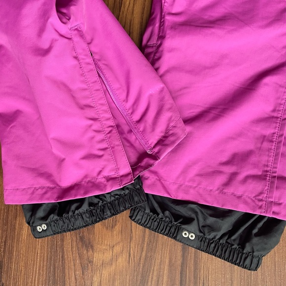[SOLD] Burton Snowboard Pants (XS) - Picture 14 of 16